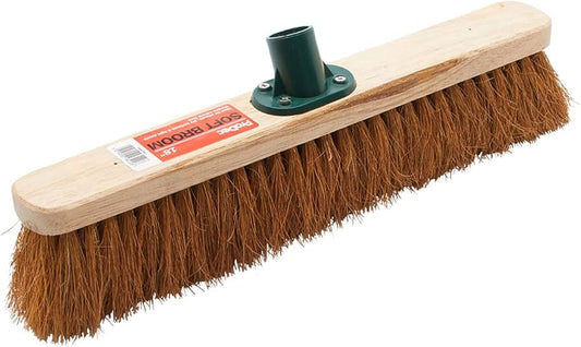 BROOM COCO BROWN OUTDOOR WITH STICK  18 INCH (IDO)